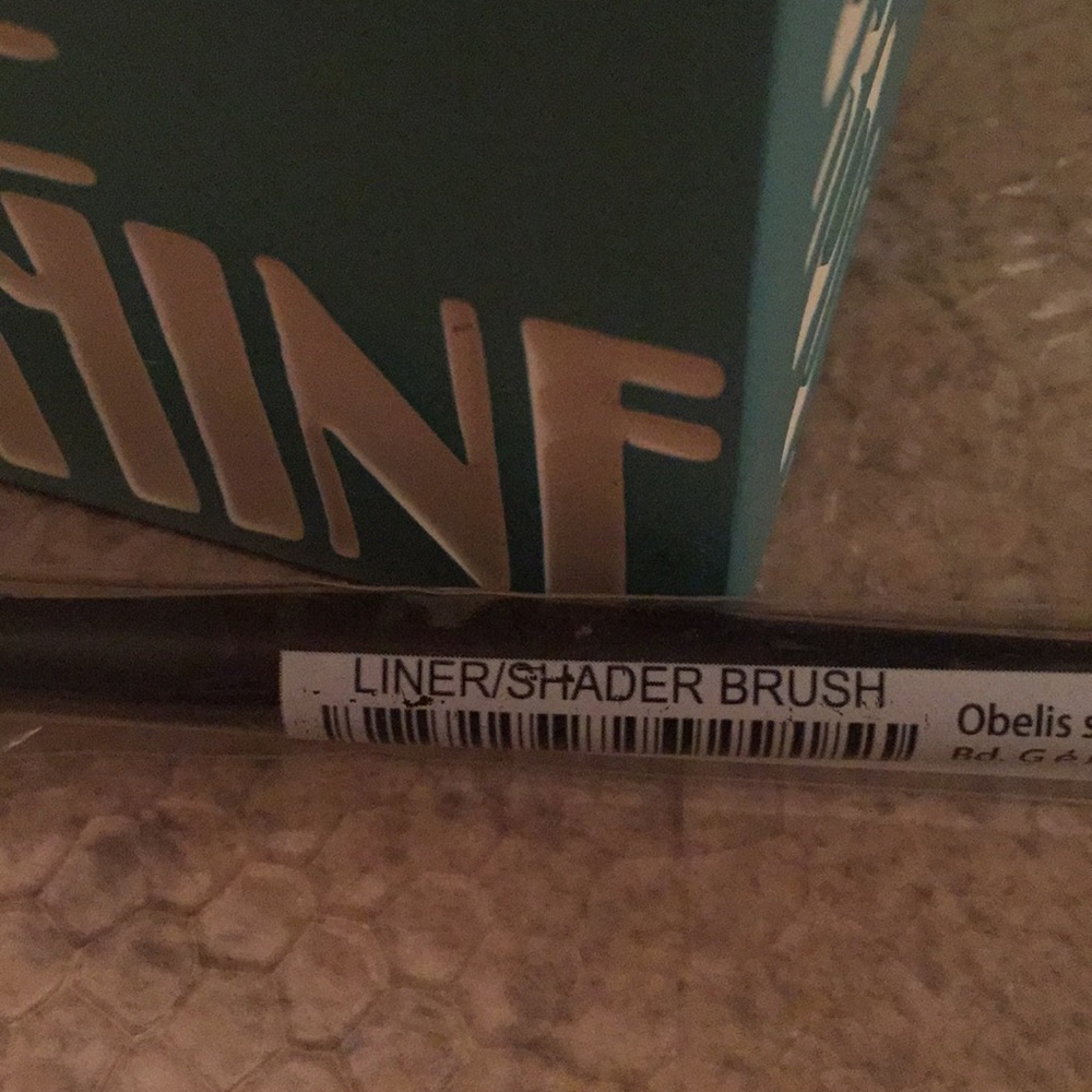 Liner/shader brush